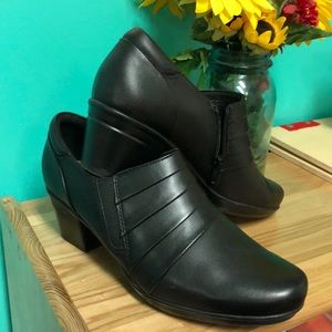 Clark’s Collection Black Woman’s shoe 9.5